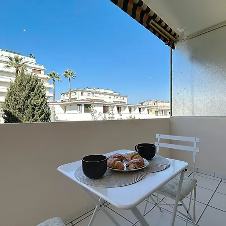 Palm Quiet Terrace Secure