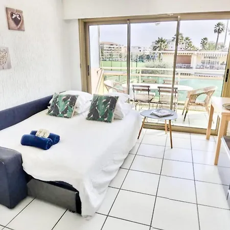 Palm Quiet Terrace Secure